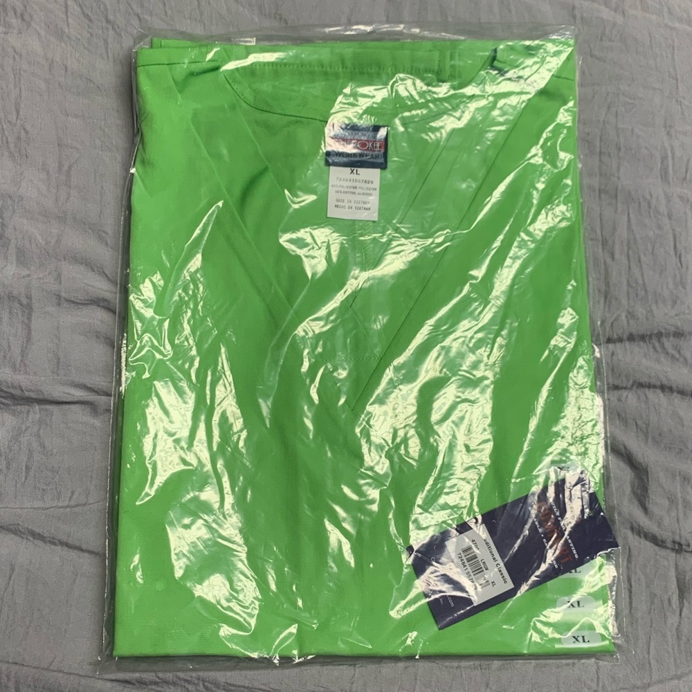 Scrub top